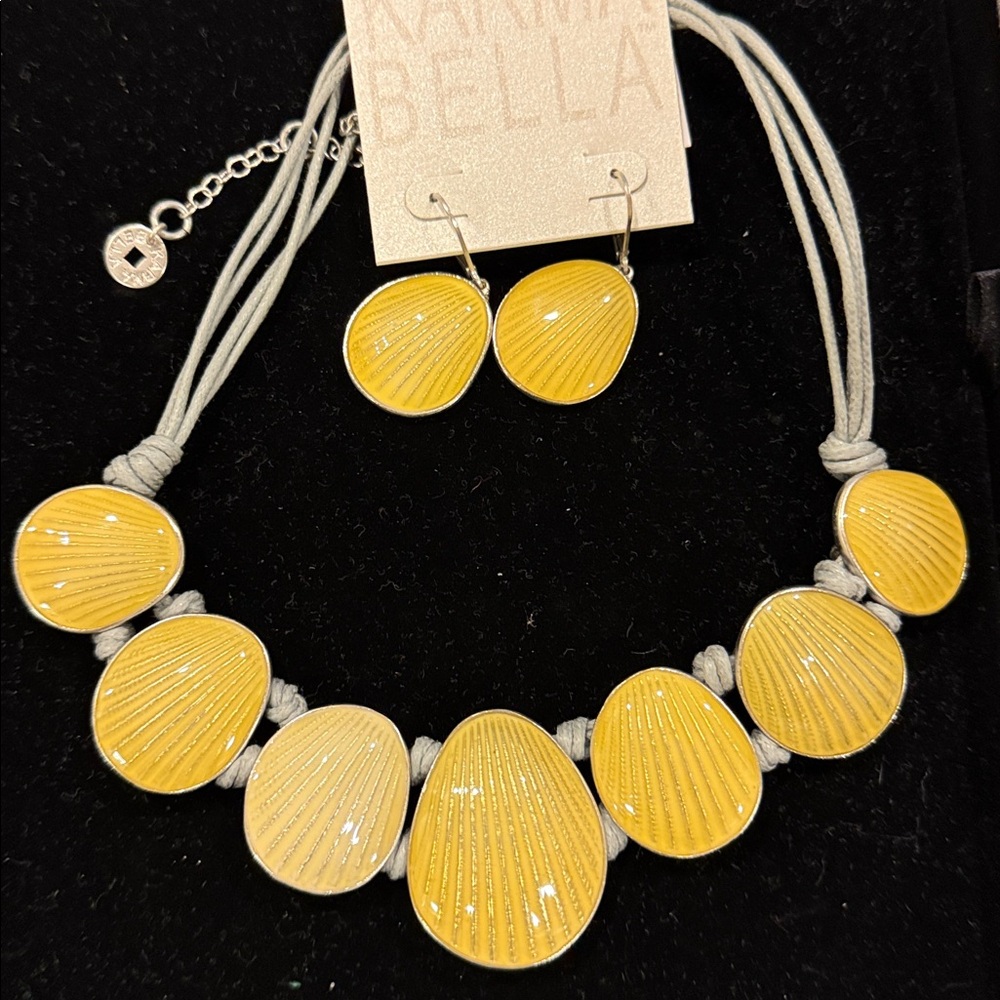 Karma Bella Sea Shell Necklace and Earrings!